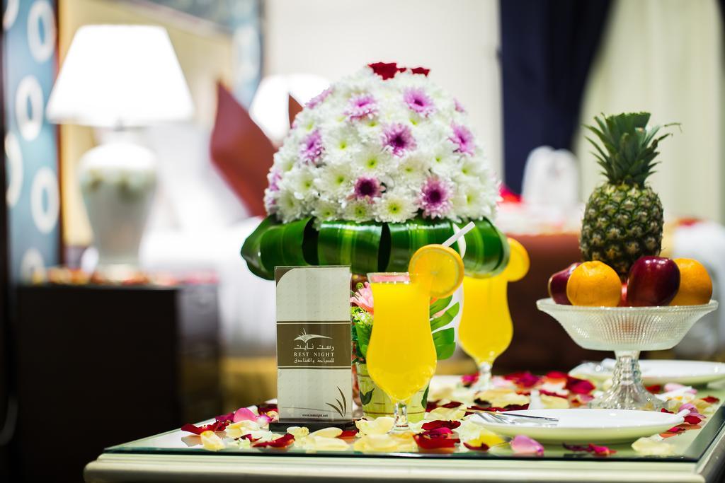 Rest Night Serviced Apartments- Alhamra Riade Exterior foto A fruit basket