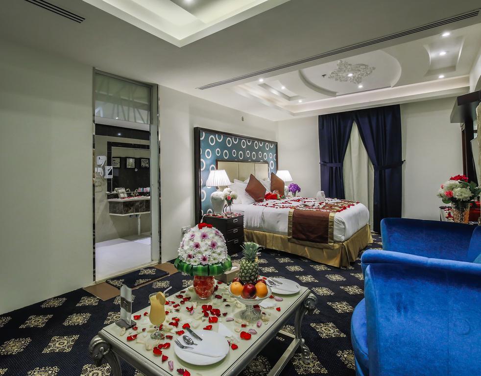 Rest Night Serviced Apartments- Alhamra Riade Exterior foto Suite