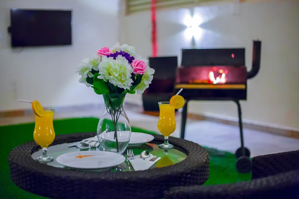 Rest Night Serviced Apartments- Alhamra Riade Exterior foto The interior of the hotel