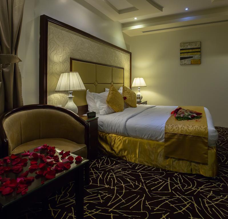 Rest Night Serviced Apartments- Alhamra Riade Exterior foto A bedroom at the hotel
