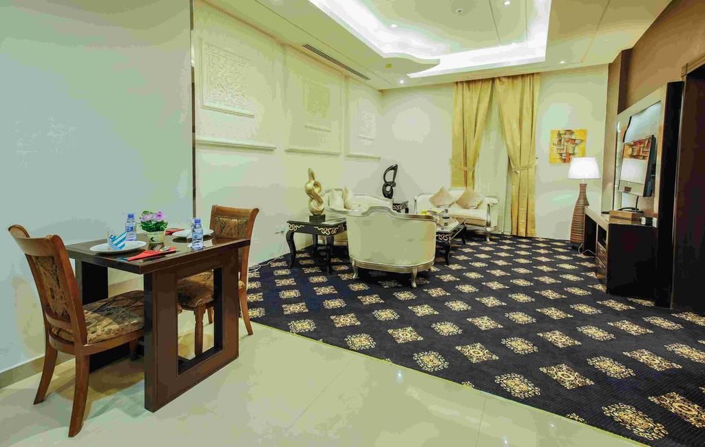 Rest Night Serviced Apartments- Alhamra Riade Exterior foto Suite